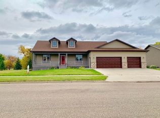4025 Downing St, Bismarck, ND 58504