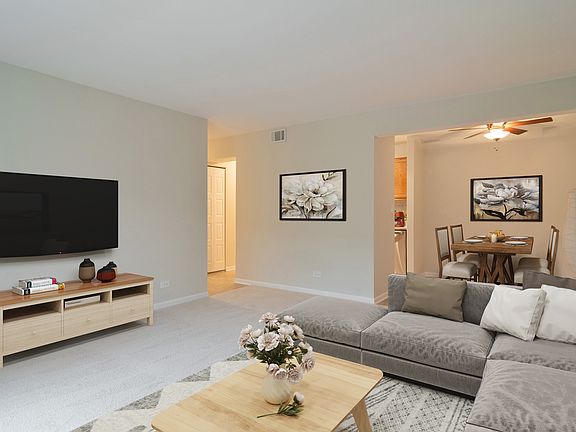 3rd image of 9 Oak Creek Dr APT 1909