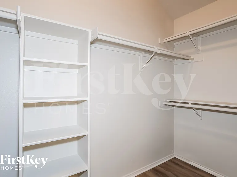 6908 Edgefield Dr — Photo 10