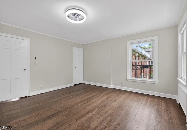 180 Summit Ave #F — Photo 12