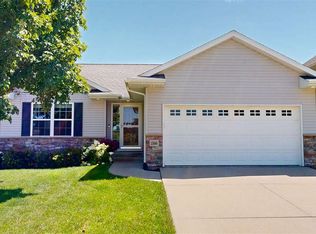 1846 Mackinaw Dr, Iowa City, IA 52245