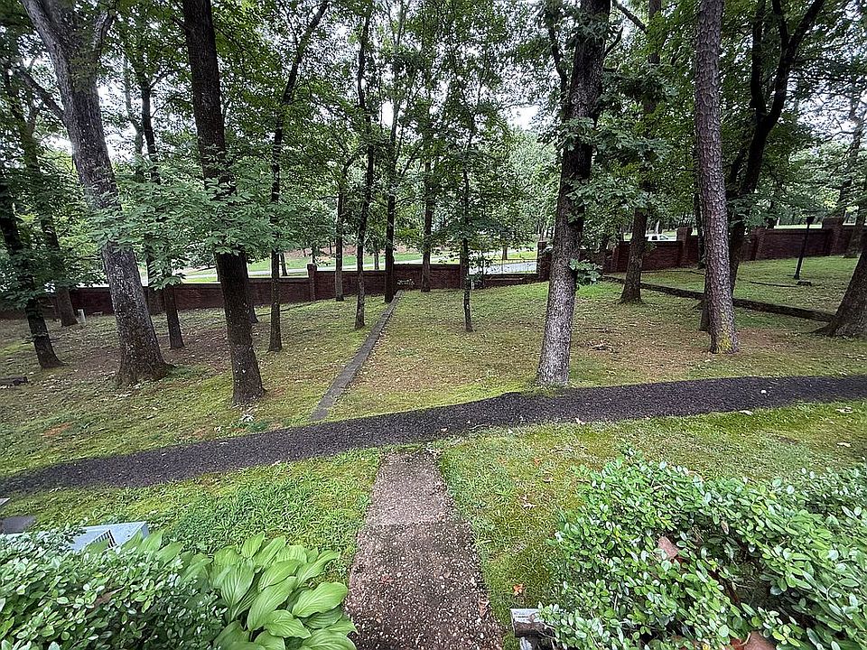 2nd image of 203 Cambridge Place Dr