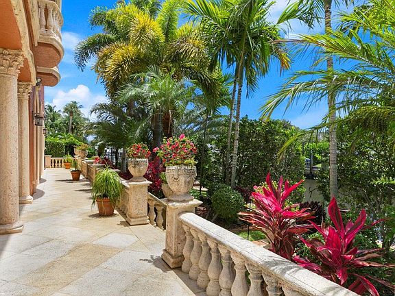 5th image of 8844 SE Pelican Island Way