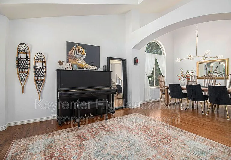 9765 Spring Hill St — Photo 6