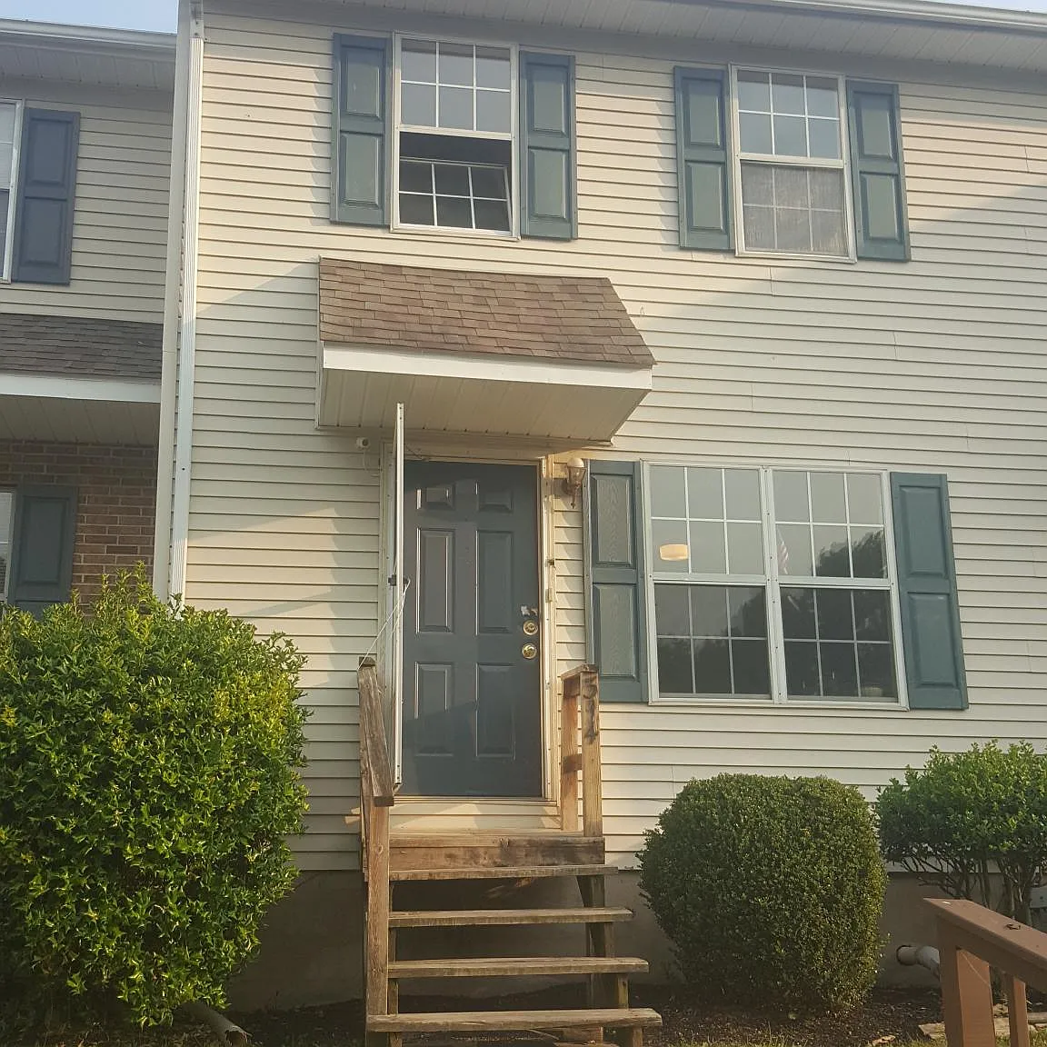 2 bed, 2.5 bath, 1278 sqft, $1,588 — Photo 1