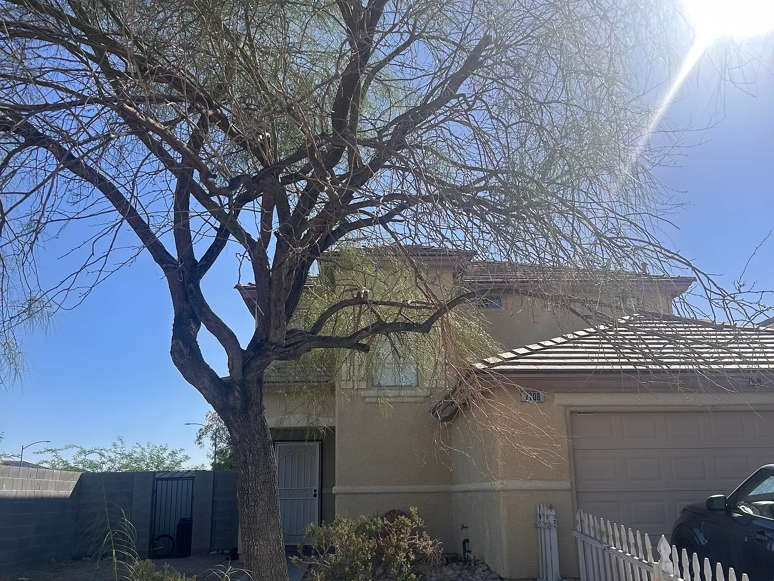 4 bed, 2.5 bath, 1976 sqft, $2,200 — Photo 2