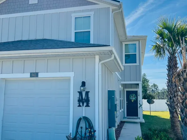 943 CAPITOL Parkway, Jacksonville, FL 32218