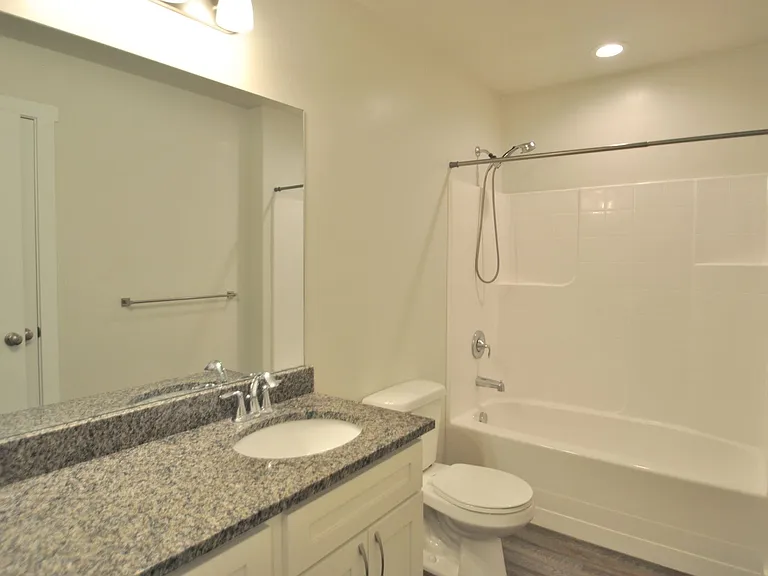 2049 N 380 E — Photo 13