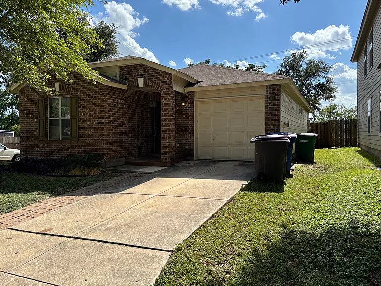 1427 Range Fld — Photo 2