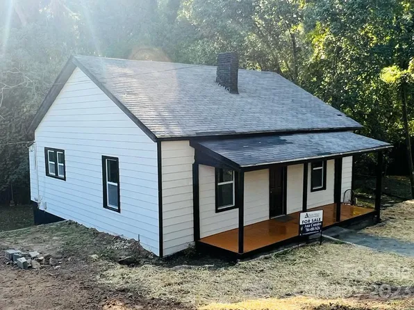 34 Brookline St, Great Falls, SC 29055