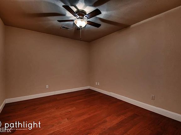 5th image of 2524 Delmar Dr