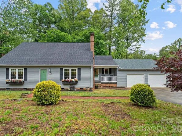 1014 Bramblewood Ct NE, Lenoir, NC 28645
