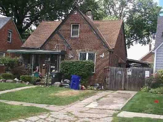 2nd image of 4026 Victory Blvd