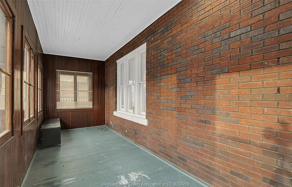 5 bed, $2,195 — Photo 2