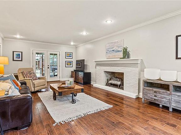 5th image of 106 Myrtle Oak Dr