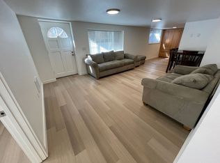 Large Private Bedroom / Furnished! Beautifully Renovated Shared Irvington Apartment Home!, Portland, OR 97212