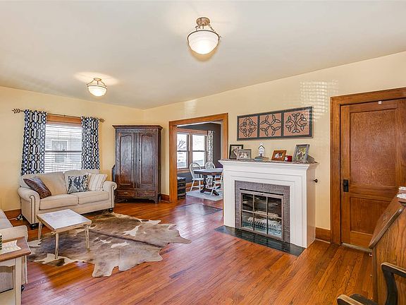 5th image of 820 W 4th Ave