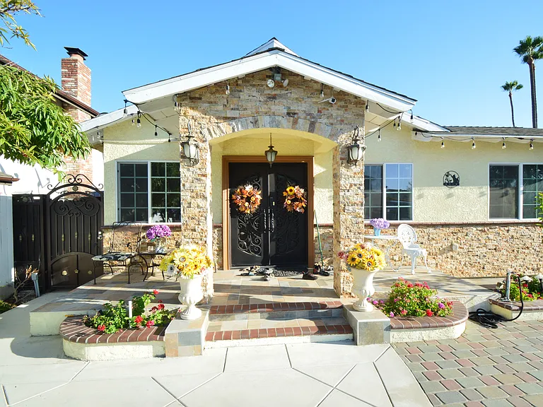 1310 W Fern Dr — Photo 3