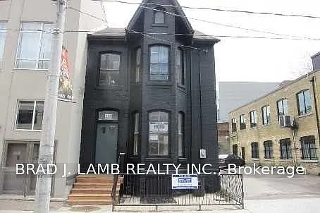 455 Richmond St E — Photo 1
