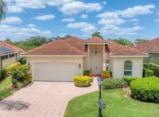 4511 Murcia Blvd #8, Sarasota, FL 34238