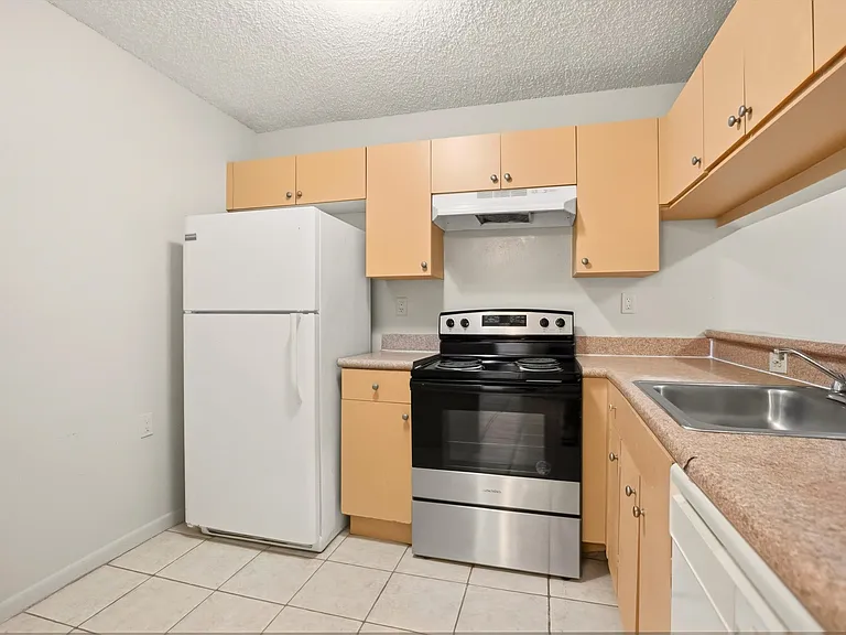 959 Lake Terry Dr #B — Photo 5