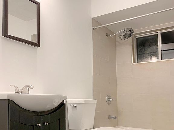 5th image of 637 Van Duzer St #2