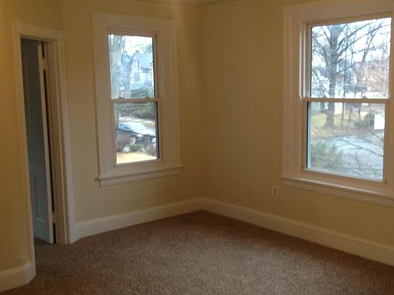 4 Livingroom_08122015