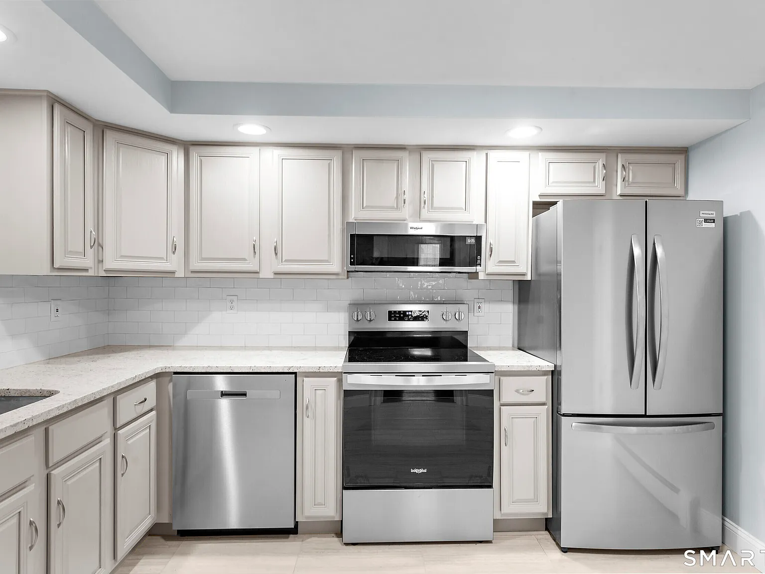2 bed, 1.0 bath, 930 sqft, $2,300 — Photo 4