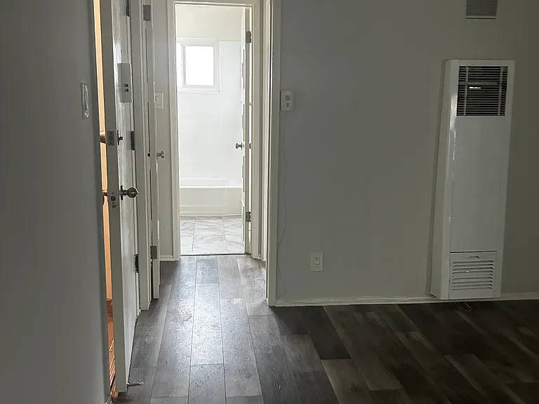 11555 Riverside Dr #3 — Photo 6