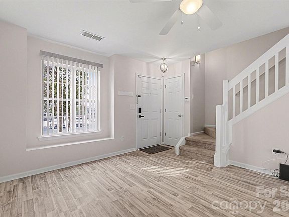 5th image of 134 Rhett Ct