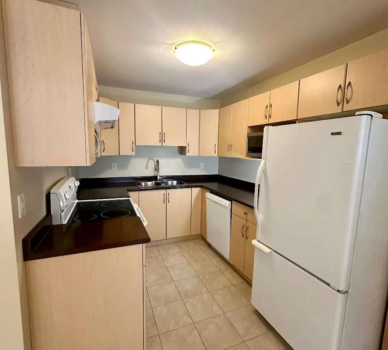2 bed, 900 sqft, $2,000 — Photo 4