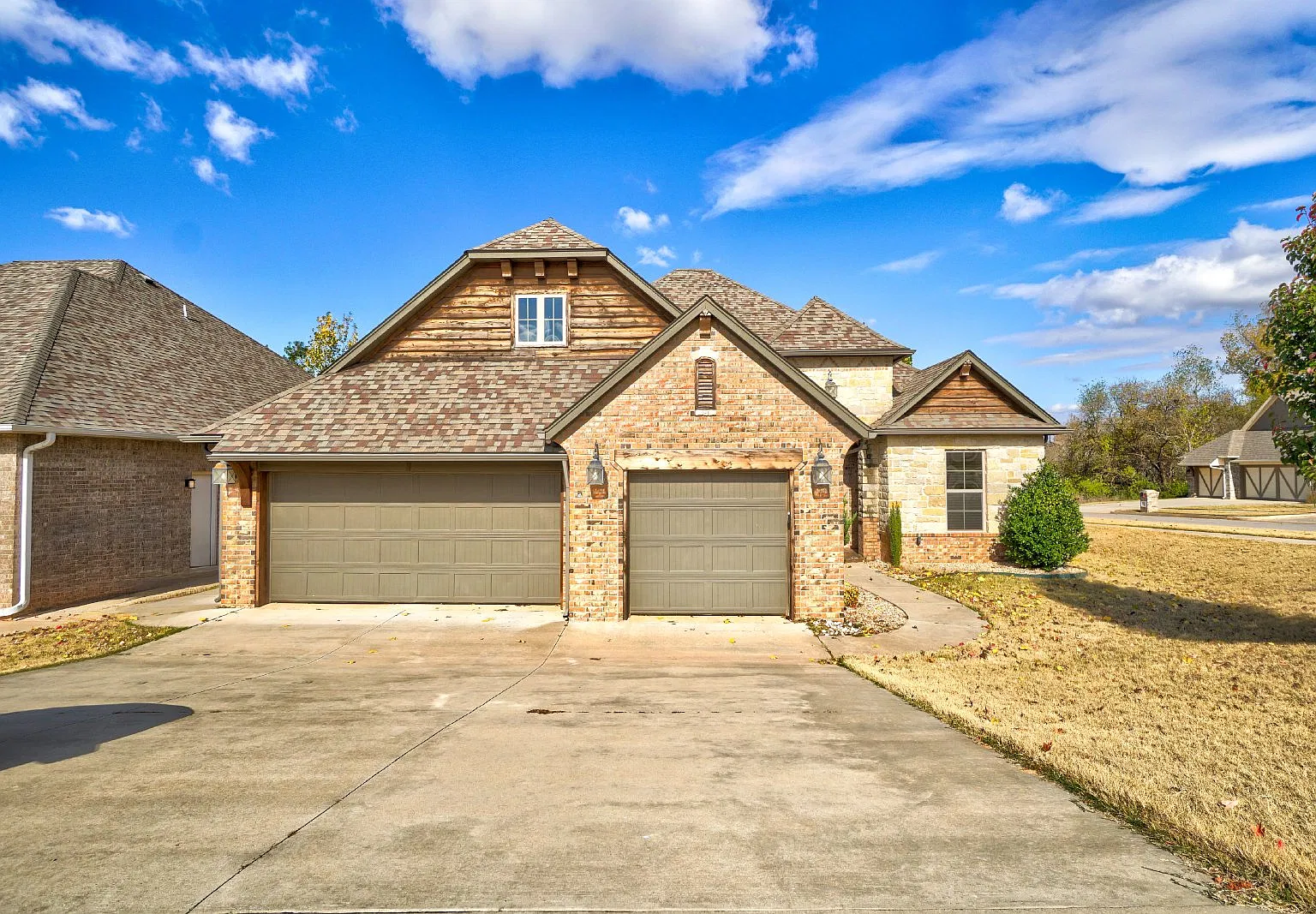4 bed, 2.0 bath, 1978 sqft, $2,100 — Photo 1