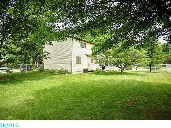 4th image of 210 Helmbright Dr