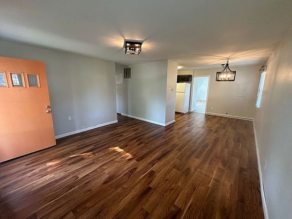5th image of 6821 Waveland Ave