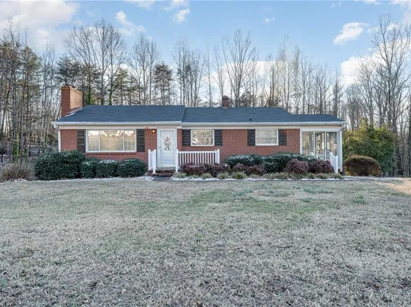 9452 Broad St, King, NC 27021