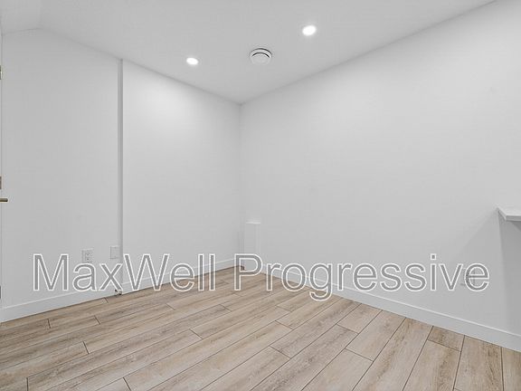 2nd image of 13516 115th Ave NW Basement 14