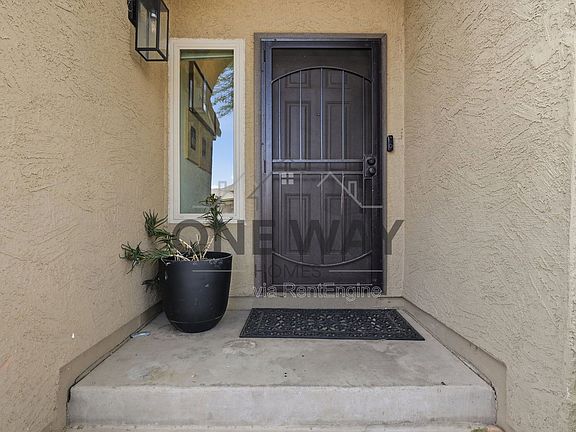 5th image of 8953 E Hillview St