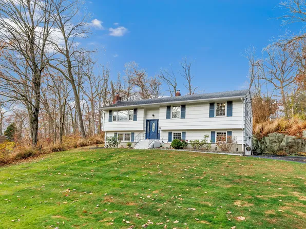 39 Cold Spring Circle, Shelton, CT 06484