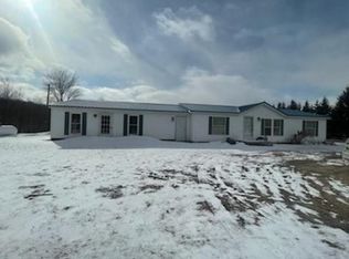 5265 Pleasantview Rd, Levering, MI 49755
