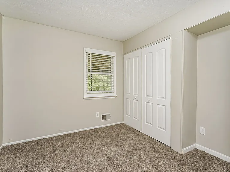 2402 Parliament Ct — Photo 14