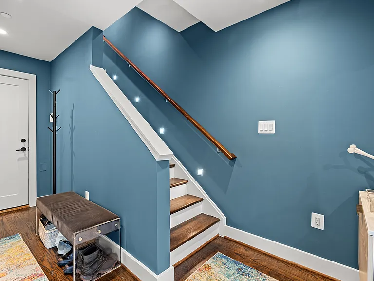 607 Slade Ct — Photo 42