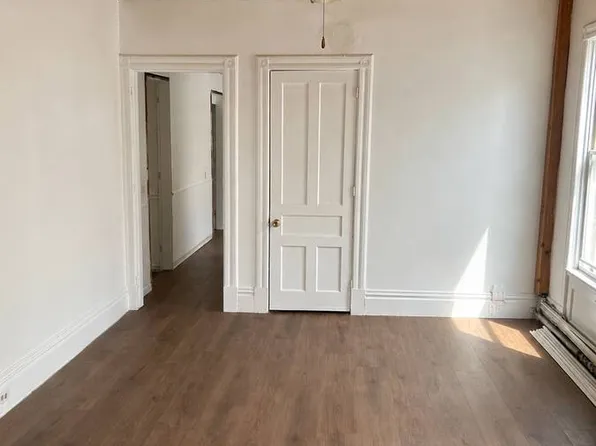 134 6th Ave APT 2, Troy, NY 12180
