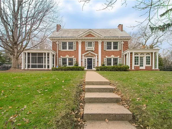 1211 Stratford Rd, Kansas City, MO 64113