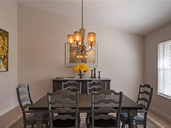 4th image of 246 Shady Oaks Cir