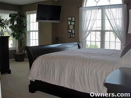 MBR1 incl multi-purpose nook, vaulted ceilings and upgrd windows