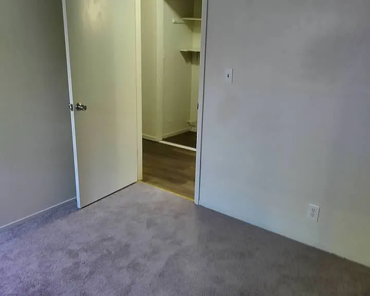 5049 Spencer St #D — Photo 32