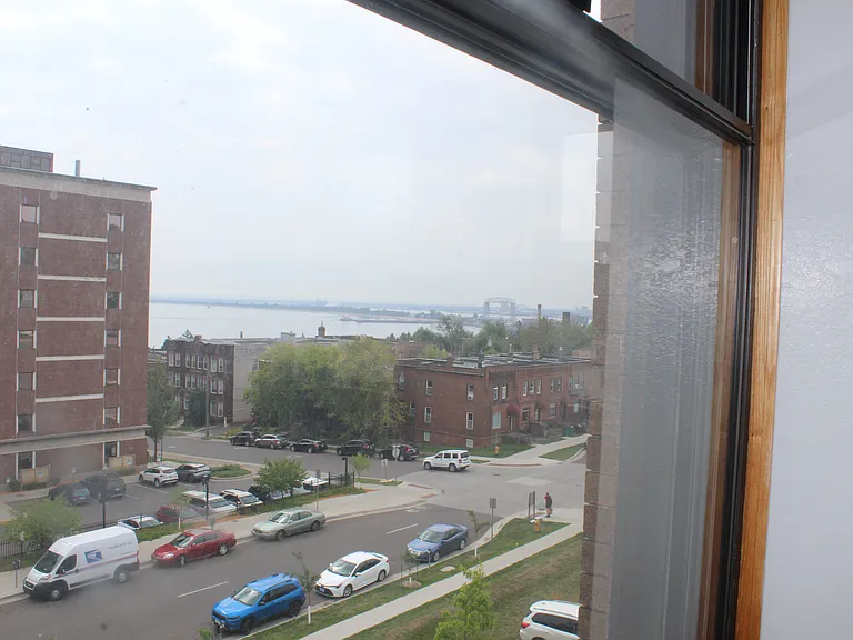 Jefferson Square Apartments — Photo 10