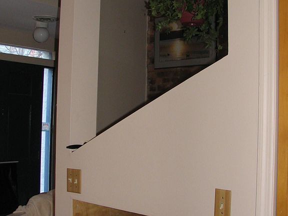 5th image of 327 Hudson Ave