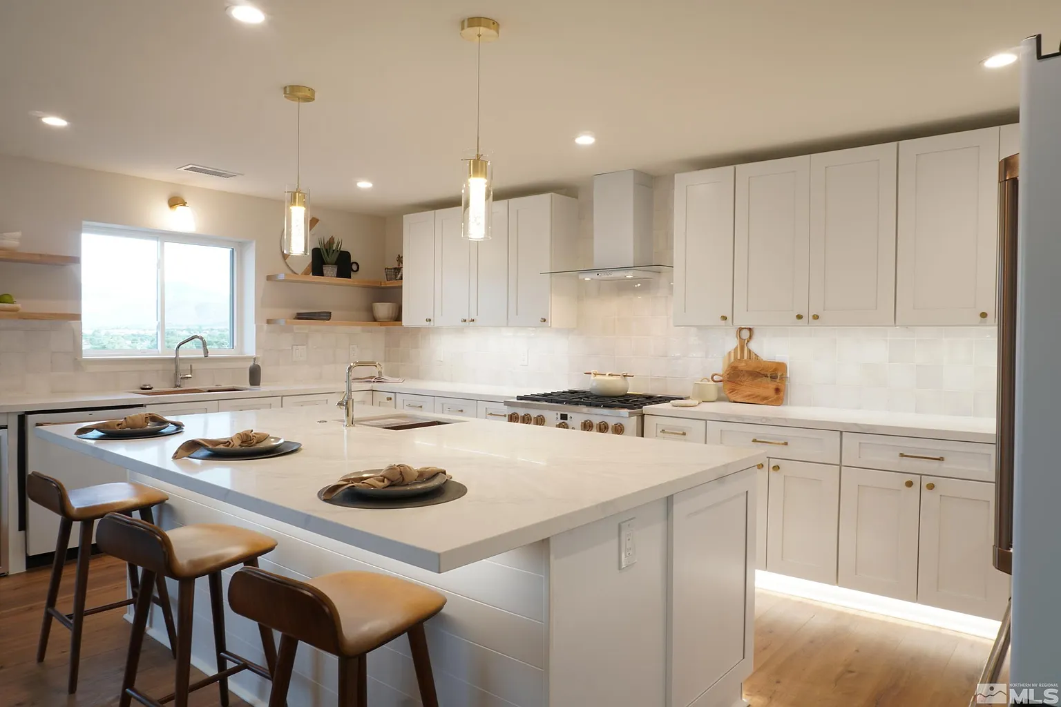 5780 Laurel Rd photo 1