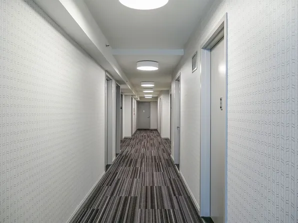 150 East 44th Street image 14 of 23